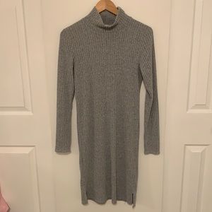 Aritzia Wilfred Free mock neck dress